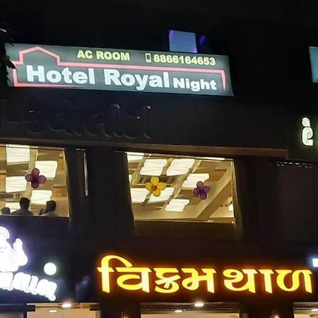 Hotel Royal Night Ahmedabad Eksteriør billede