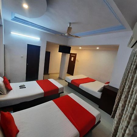 Hotel Royal Night Ahmedabad Eksteriør billede