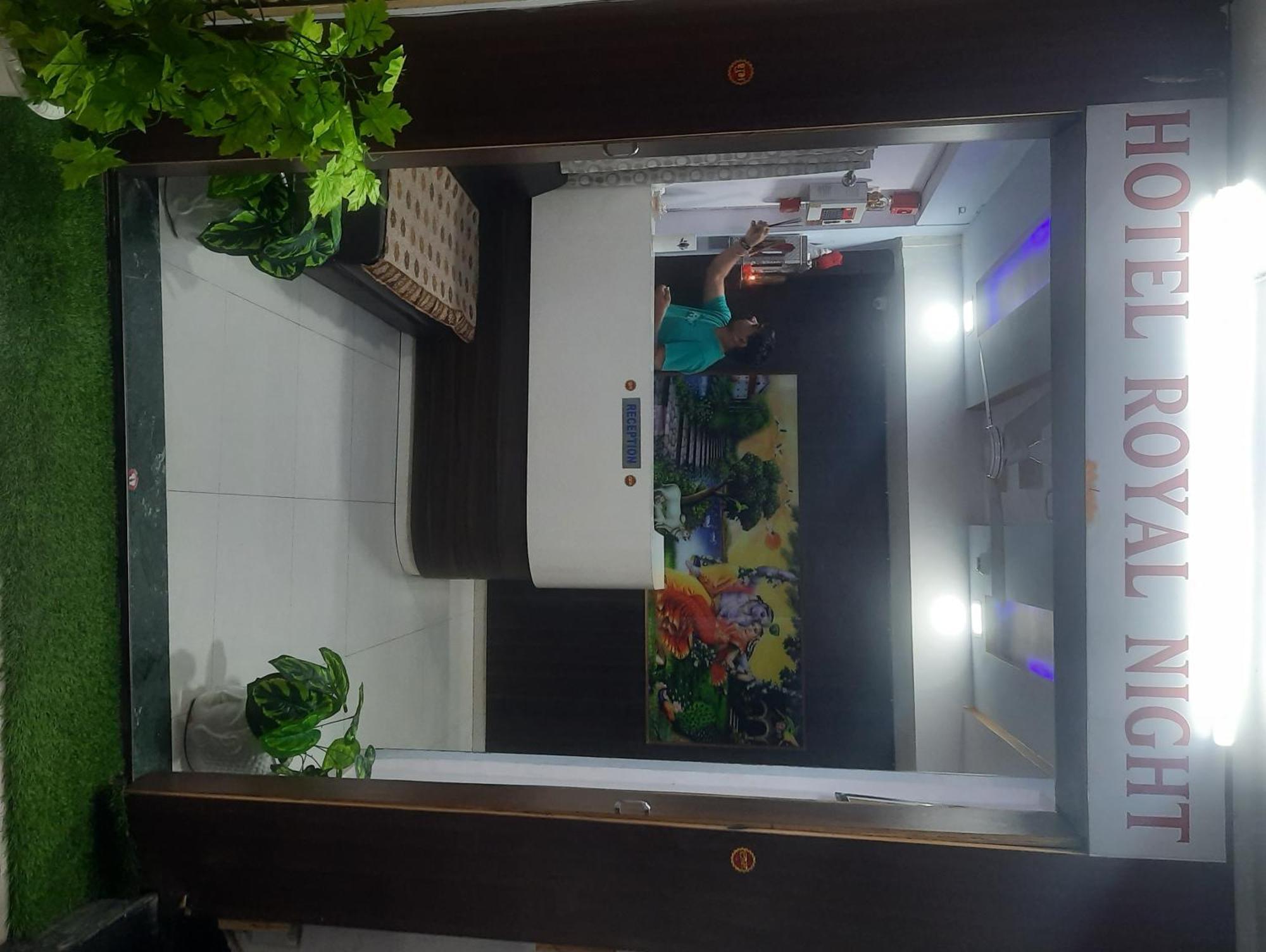Hotel Royal Night Ahmedabad Eksteriør billede